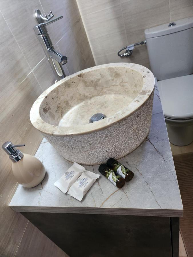 Small Luxury Apartment Anáviszosz Kültér fotó