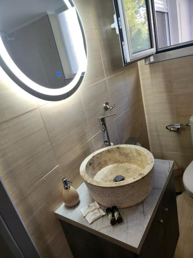 Small Luxury Apartment Anáviszosz Kültér fotó